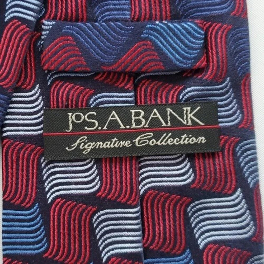 JOS. A. BANK 100% SILK MENS FLAG PATRIOTIC TIE RED/BLUE, 3.5